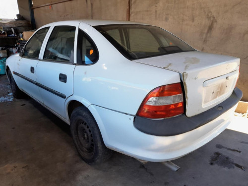OPEL VECTRA B BERLINA — автомобиль-донор на запчасти 