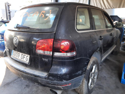 VOLKSWAGEN TOUAREG (7LA)
