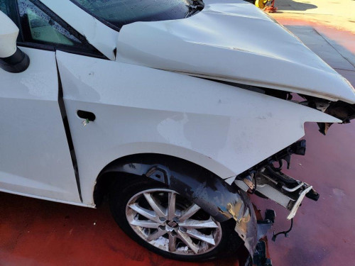 SEAT IBIZA BERLINA (6J5) — vehículo donante para recambios 