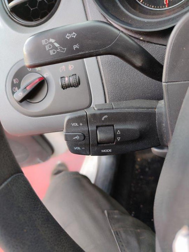 SEAT IBIZA BERLINA (6J5) — vehículo donante para recambios 
