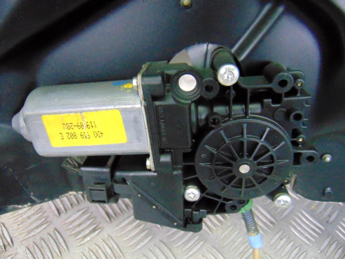  ELEVALUNAS DELANTERO DERECHO AUDI A8 (D2) 