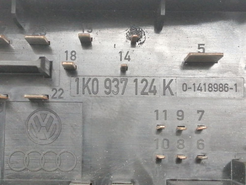 CAJA RELES / FUSIBLES Volkswagen TOURAN (1T1) 