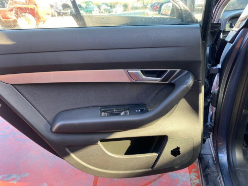  AUDI A6 BERLINA (4F2) 