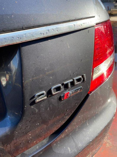  AUDI A6 BERLINA (4F2) 
