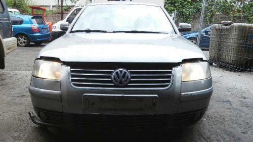  VOLKSWAGEN PASSAT BERLINA (3B3) 
