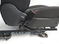 ASIENTO DELANTERO IZQUIERDO