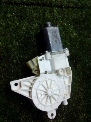 MOTOR ELEVALUNAS DELANTERO IZQUIERDO, MERCEDES-BENZ, CLASE ML (BM 164)