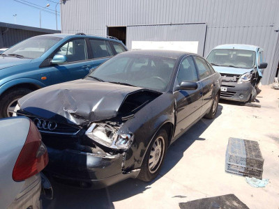 AUDI A6 BERLINA (4B2)