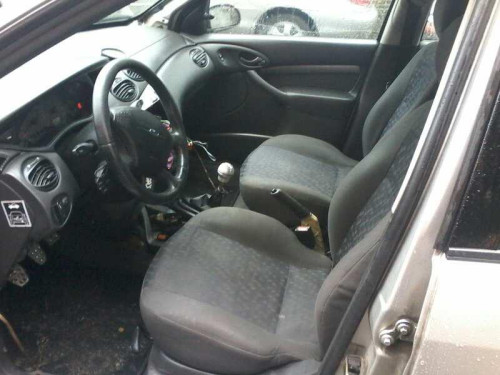  FORD FOCUS BERLINA (CAK) 
