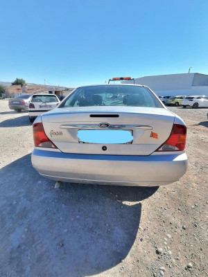FORD FOCUS BERLINA (CAK)