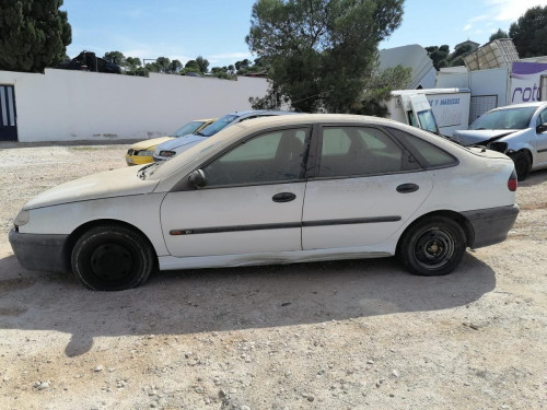 RENAULT LAGUNA (B56) — vehículo donante para recambios 