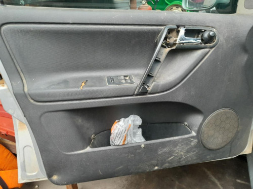  VOLKSWAGEN POLO III BERLINA (6N2) 