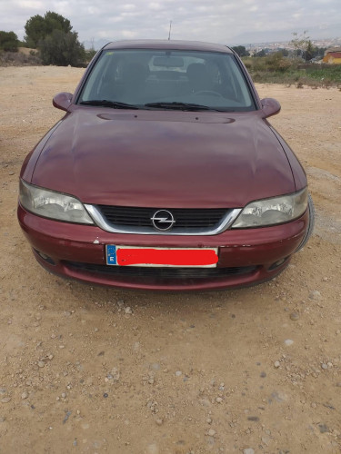 OPEL VECTRA B BERLINA — автомобиль-донор на запчасти 