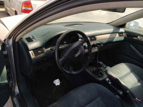  AUDI A6 BERLINA (4B2) 