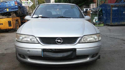 OPEL VECTRA B BERLINA