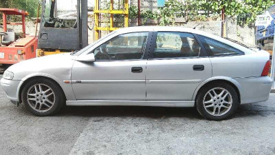OPEL VECTRA B BERLINA