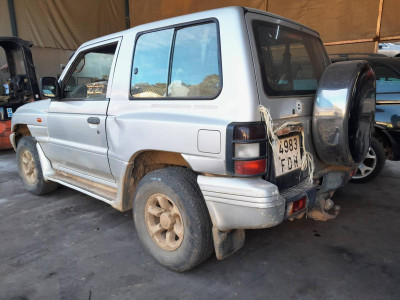 MITSUBISHI MONTERO (V20/V40)