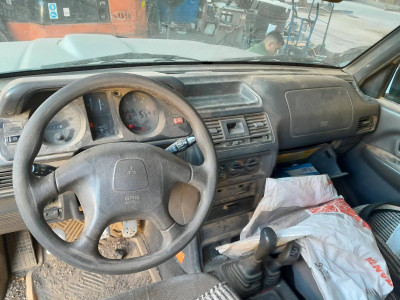 MITSUBISHI MONTERO (V20/V40)