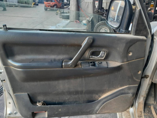  MITSUBISHI MONTERO (V20/V40) 
