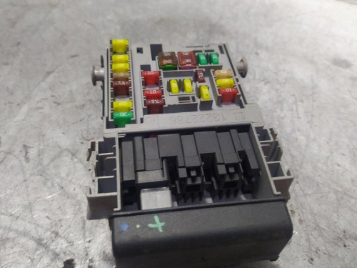 CAJA RELES / FUSIBLES OPEL ASTRA J BERLINA 5P 