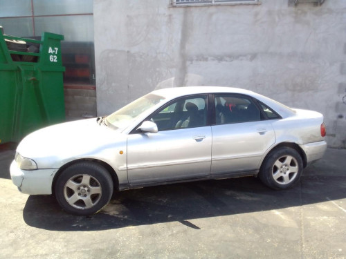  AUDI A4 BERLINA (B5) 