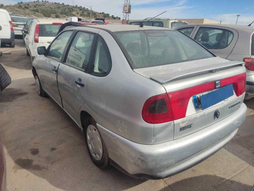 SEAT CORDOBA BERLINA (6K2) 