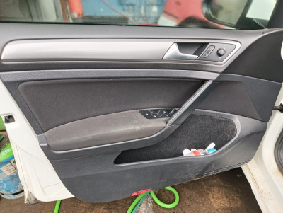 VOLKSWAGEN GOLF VII VARIANT (BA5)