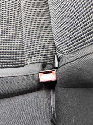 ENGANCHE CINTURON TRASERO DERECHO