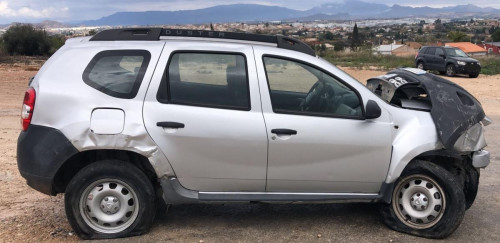 DACIA DUSTER I — vehículo donante para recambios 