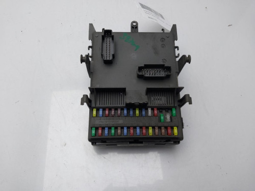 CAJA RELES / FUSIBLES Renault LAGUNA II (BG0) 