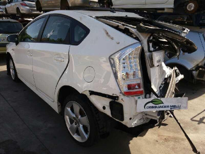 TOYOTA PRIUS (ZVW30)