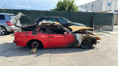 PORSCHE 944