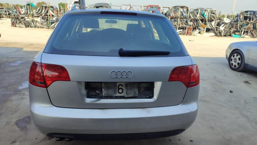 AUDI A4 AVANT (8E) — vehículo donante para recambios 