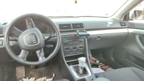 AUDI A4 AVANT (8E) — vehículo donante para recambios 