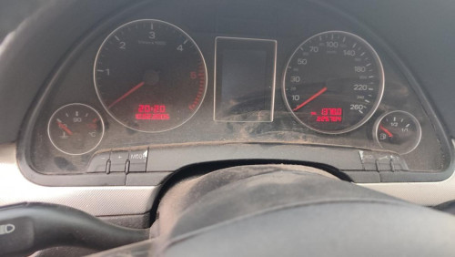 AUDI A4 AVANT (8E) — vehículo donante para recambios 