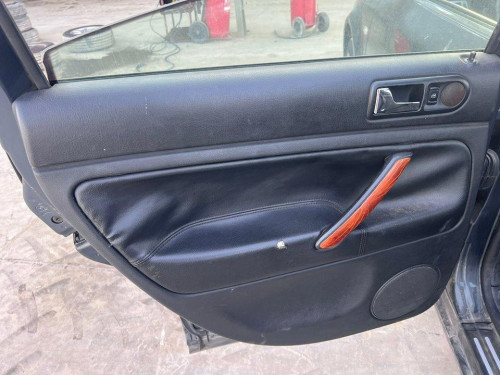  VOLKSWAGEN PASSAT BERLINA (3B3) 