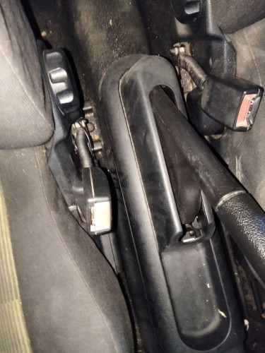 ENGANCHE CINTURON DELANTERO DERECHO Ford FIESTA (CBK) 