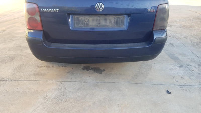 PARAGOLPES TRASERO Volkswagen Passat Variant (3B6)(2000->)