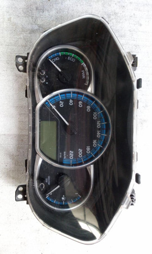 CUADRO INSTRUMENTOS TOYOTA YARIS (P13) 
