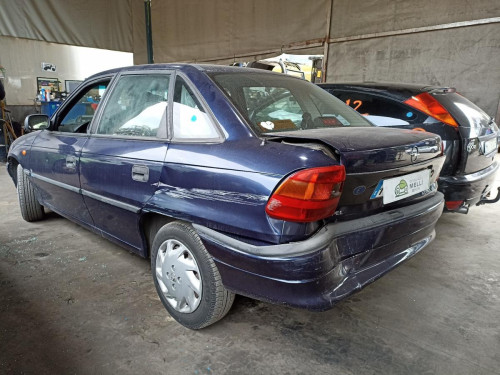  OPEL ASTRA F BERLINA 
