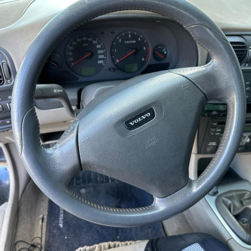 VOLVO V40 FAMILIAR used