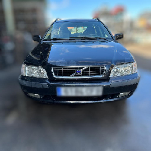 VOLVO V40 FAMILIAR used