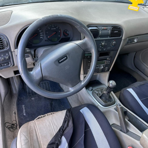 VOLVO V40 FAMILIAR used