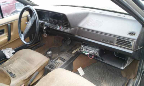 VOLKSWAGEN PASSAT (321/323/327/331) — vehículo donante para recambios 