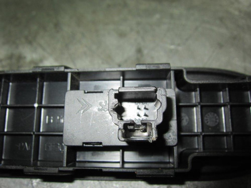 MANDO ELEVALUNAS DELANTERO DERECHO Peugeot 307 (S1)(04.2001) 