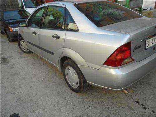  FORD FOCUS BERLINA (CAK) 