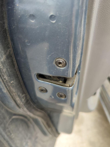 CERRADURA PUERTA DELANTERA IZQUIERDA KIA CARNIVAL 