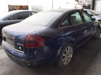 AUDI A6 BERLINA (4B2)
