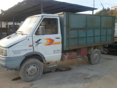 IVECO DAILY CAMIÓN/VOLQUETE (1989)