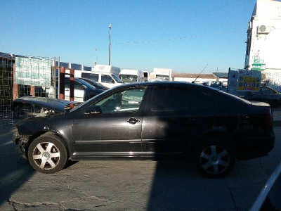 SKODA OCTAVIA BERLINA (1Z3)
